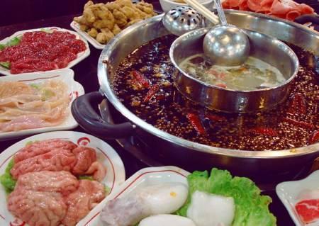 吃瓜群众吃火锅,吃瓜群众的热辣狂欢