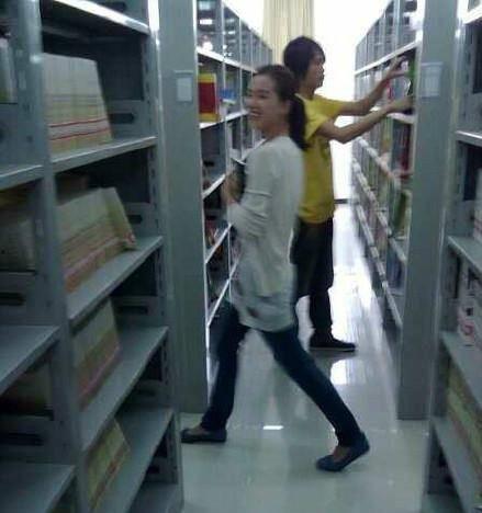 走路带风吃瓜群众,吃瓜群众的独特风采